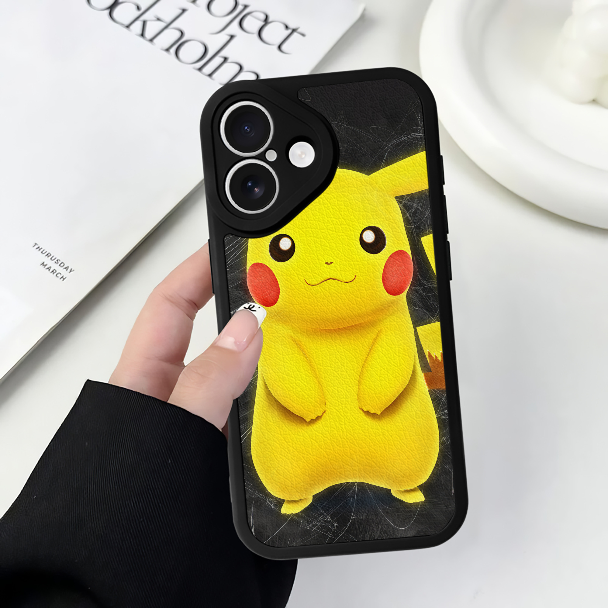 （画像用） ポケットモンスター Pokémon 【iPhone 16シリーズ対応】シリコンスマホケース（レザー調） 材質：シリコン
